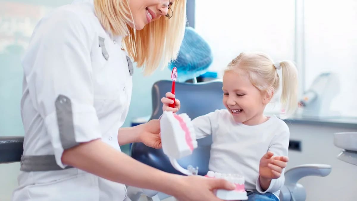 Çocuklarda İlk Diş Muayenesine Ne Zaman Gidilir?